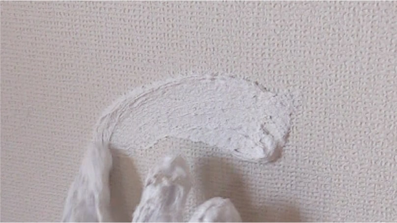 壁紙の剥がれを補修